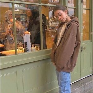 Meet your Posher, Charlene